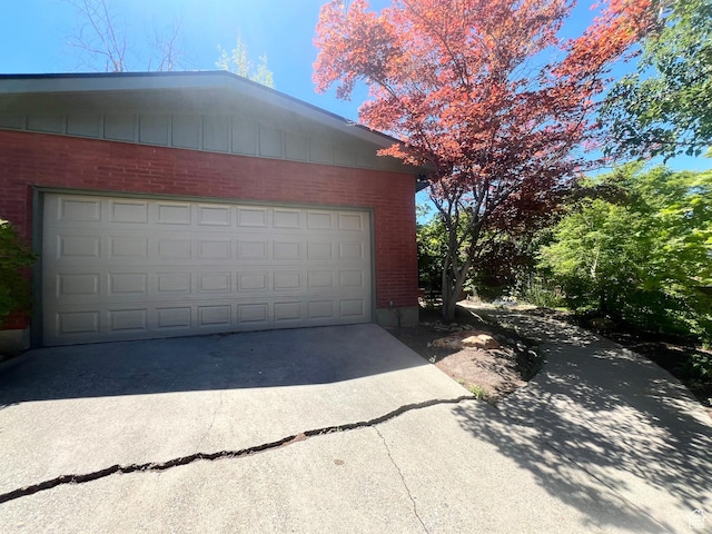 3550 E Oakview Dr, Millcreek, UT 84124 - garage featuring concrete driveway