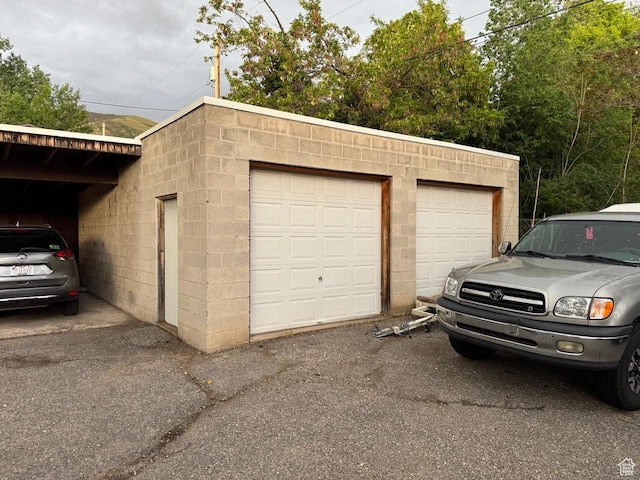 266 E Center St, Centerville, UT 84014 - garage with a detached garage