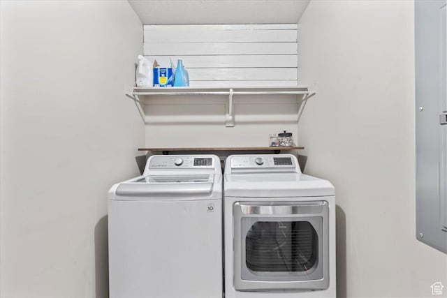 1608 S Terrace Rd, Saratoga Springs, UT 84045 - washroom featuring washing machine and clothes dryer