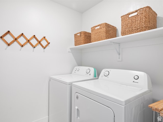 132 E Geyser Ct, Saratoga Springs, UT 84045 - laundry room with washer and dryer