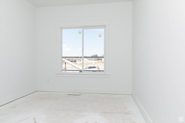 880 E 130 N, Hyde Park, UT 84318 - empty room featuring baseboards