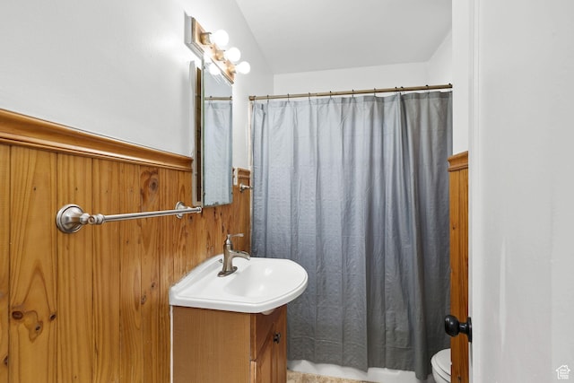 437 E 100 N, Brigham City, UT 84302 - full bath with vanity, a wainscoted wall, and curtained shower