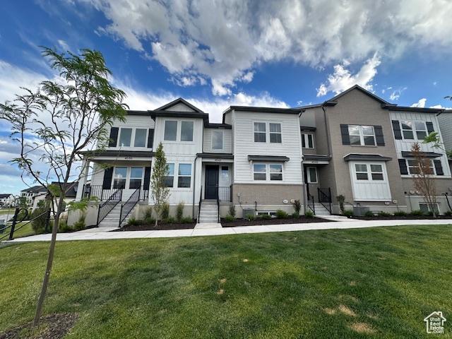 4542 Parkes Peak Ln, Riverton, UT 84096 - view of property featuring a front yard