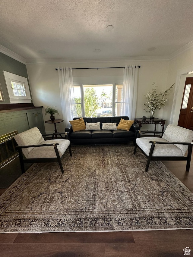 380 N K St, Salt Lake City, UT 84103 - living area featuring crown molding and a textured ceiling