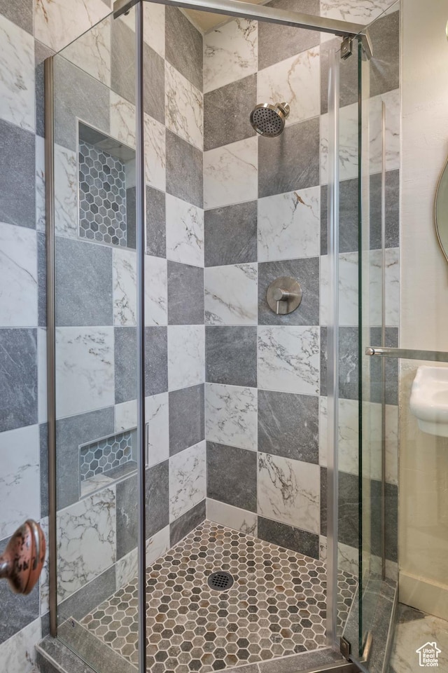 266 W 200 S, Hurricane, UT 84737 - bathroom with a stall shower