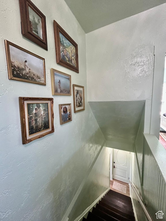 266 W 200 S, Hurricane, UT 84737 - stairs featuring a textured wall