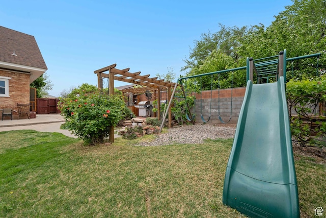 266 W 200 S, Hurricane, UT 84737 - fenced backyard with a pergola and a patio