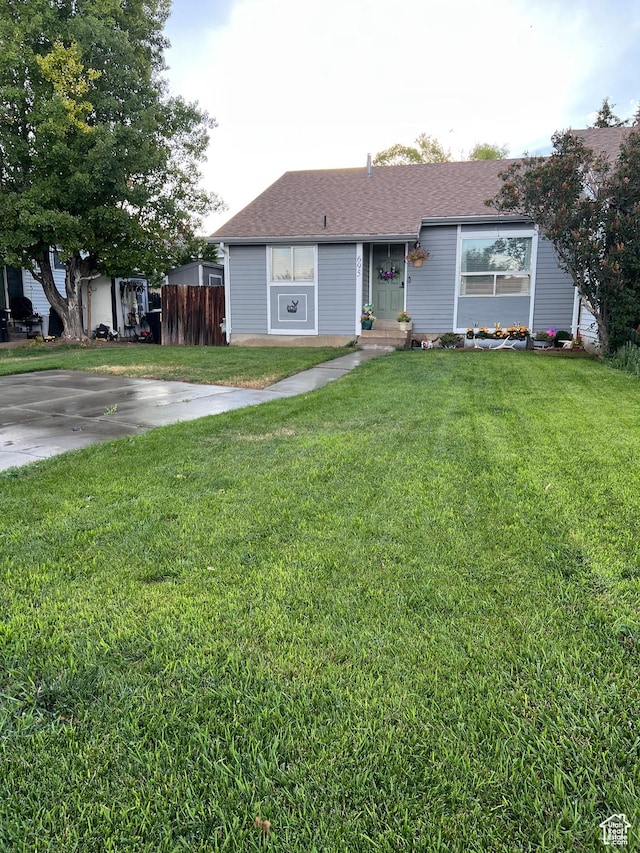 695 N Orange Ct, Castle Dale, UT 84513 - ranch-style home with a shingled roof
