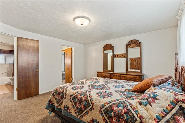 7738 S 2700 W, West Jordan, UT 84084 - bedroom featuring carpet floors, ensuite bath, and a textured ceiling