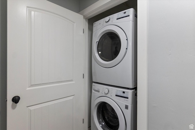 75 E 200 N Unit 206, Provo, UT 84606 - laundry area with stacked washer / drying machine