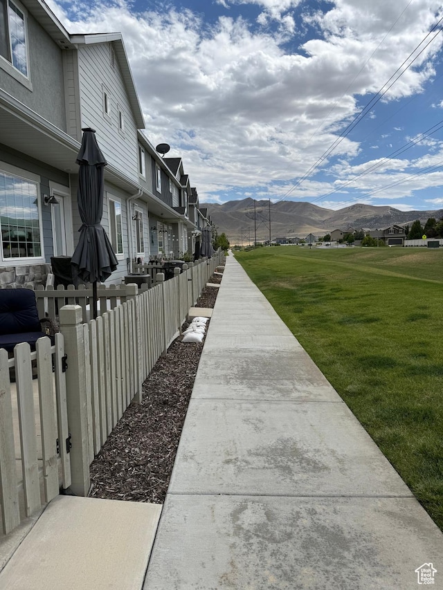 7579 N Cottage Ln, Eagle Mountain, UT 84005 - view of home's community featuring a mountain view and a residential view