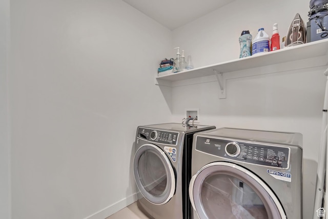 169 E Volunteer Dr, Spanish Fork, UT 84660 - laundry area featuring washer and dryer and baseboards