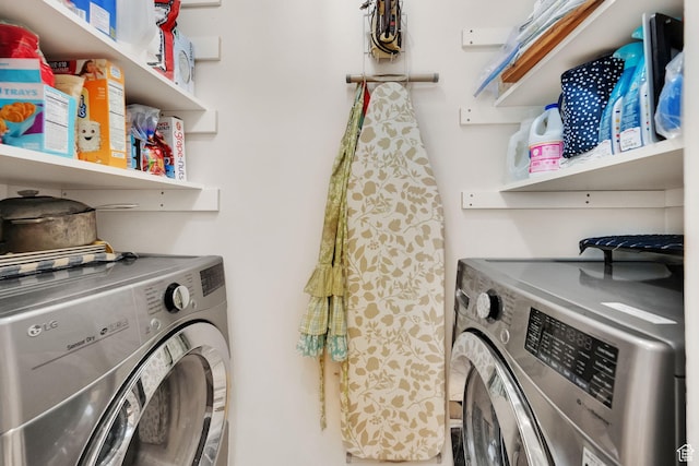 224 Rawlins Ln, Draper, UT 84020 - laundry room with independent washer and dryer