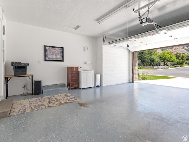 2677 N 700 E, Provo, UT 84604 - garage with a garage door opener