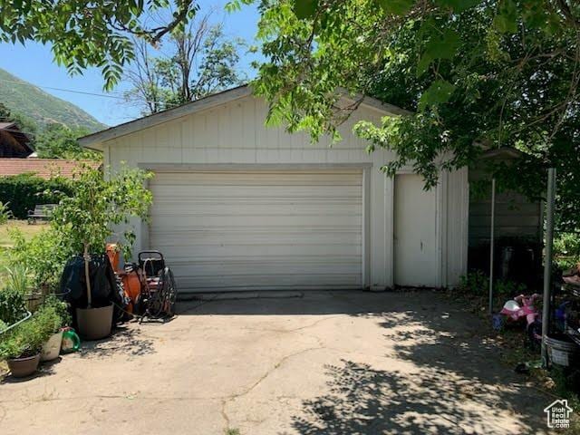 3018 E 4430 S, Salt Lake City, UT 84124 - detached garage featuring a mountain view