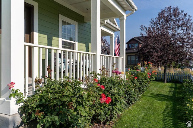 10296 S Salmon Dr, South Jordan, UT 84095 - view of yard with a porch