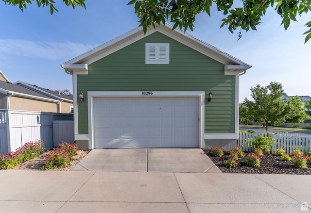10296 S Salmon Dr, South Jordan, UT 84095 - garage featuring concrete driveway