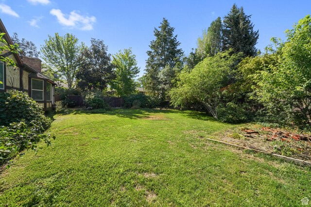 8916 S Cobble Crest Ln E, Sandy, UT 84093 - view of yard