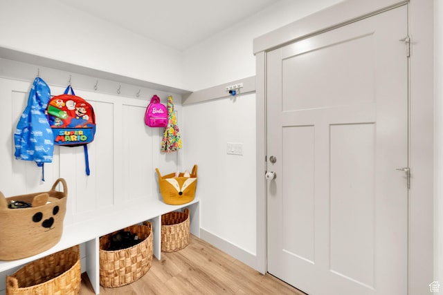 2423 W Cedarline Loop, Stockton, UT 84071 - mudroom featuring wood finished floors and baseboards