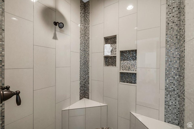 3334 W 2700 S, Hurricane, UT 84737 - full bath with tiled shower