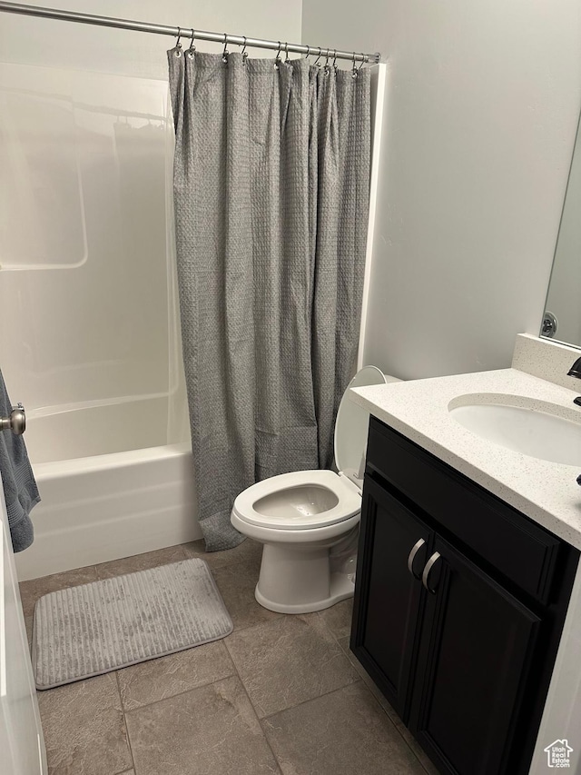981 W Cyan Valley Way, Bluffdale, UT 84065 - bathroom with vanity and shower / tub combo with curtain