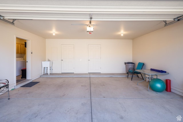 3686 S Spanish Valley Dr Unit N-2, Moab, UT 84532 - garage featuring washer / dryer and a garage door opener