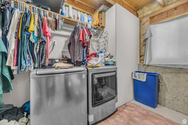 3820 Foxglen Dr, Roy, UT 84067 - laundry area featuring washing machine and dryer