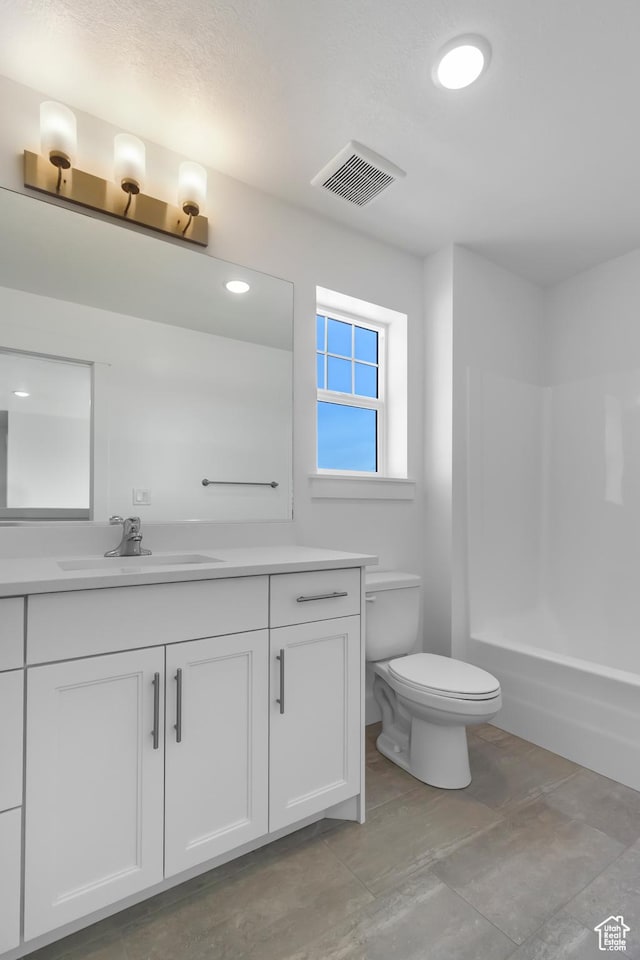 201 E 580 N, Providence, UT 84332 - bathroom featuring vanity, shower / tub combination, and recessed lighting
