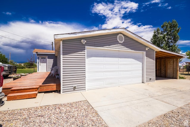 3165 E 5300 S, Vernal, UT 84078 - garage with driveway