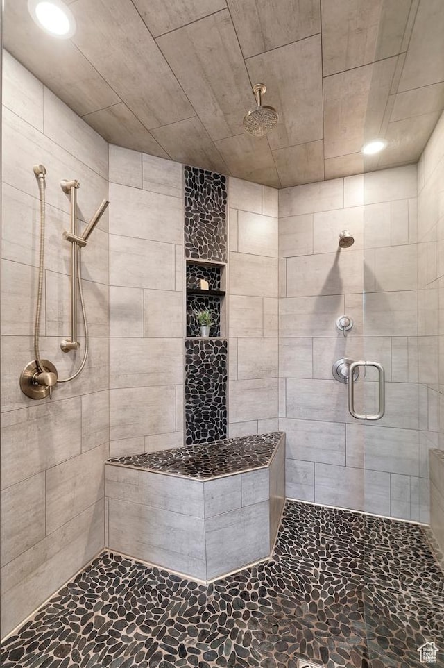 292 E Clubview Ln, Lehi, UT 84043 - full bath featuring a tile shower and recessed lighting