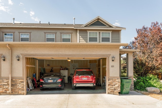 373 E 535 S, Vernal, UT 84078 - garage with driveway