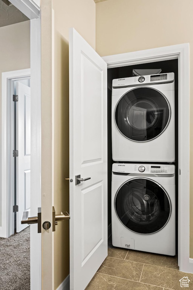 259 N 2020 W, Hurricane, UT 84737 - laundry area with estacked washer and dryer