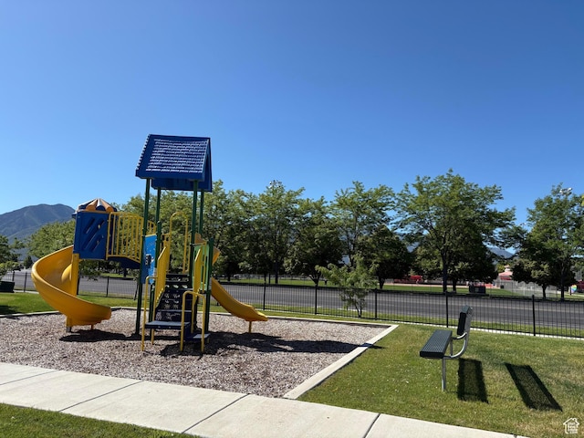 375 W Park Vw S, Spanish Fork, UT 84660 - community play area with a mountain view