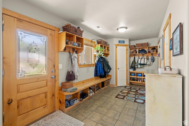 135 W Cove Dr, Elk Ridge, UT 84651 - view of mudroom