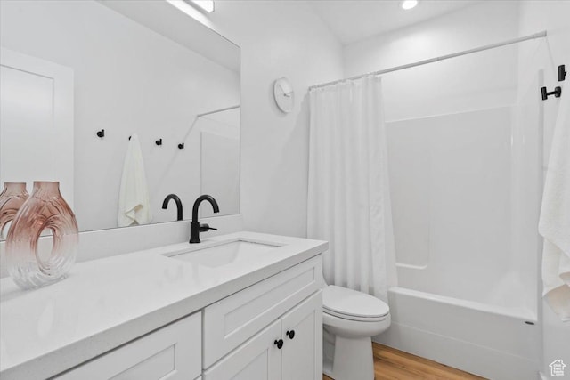 723 W 800 S, Springville, UT 84663 - full bathroom with vanity, shower / bath combination with curtain, and wood finished floors