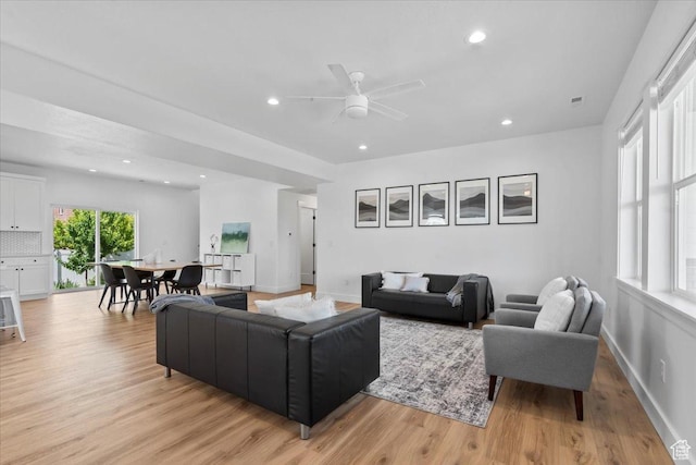 723 W 800 S, Springville, UT 84663 - living area featuring light wood-type flooring, a ceiling fan, and recessed lighting