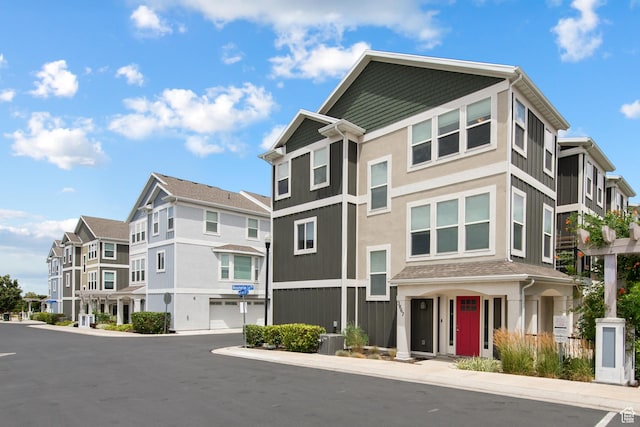 3902 W Pilton Ct, Taylorsville, UT 84129 - view of property with a residential view