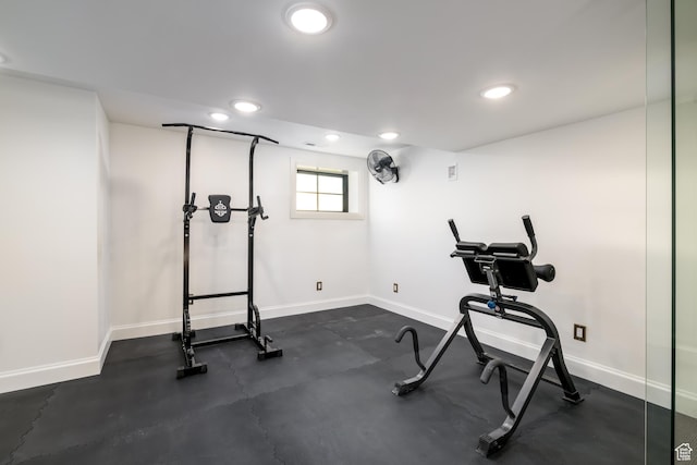 4605 S Ledgemont Dr E, Salt Lake City, UT 84124 - workout room with baseboards and recessed lighting