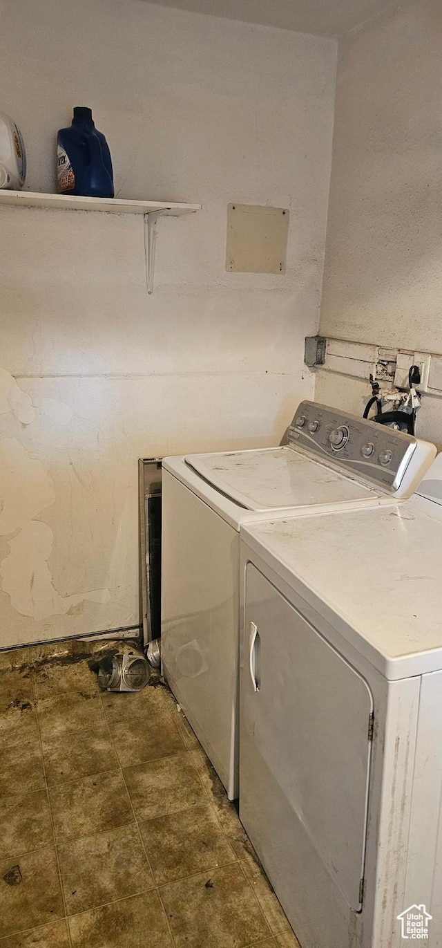 40 W 400 N Unit 1-6, Spanish Fork, UT 84660 - laundry room with washing machine and clothes dryer