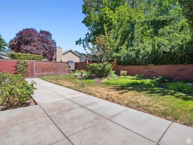 2056 E Sierra View Cir, Millcreek, UT 84109 - fenced front yard with a gate
