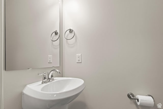 4713 W 4050 S, West Haven, UT 84401 - bathroom featuring a sink