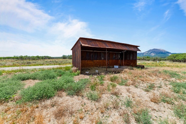 16 N Porcupine Ln, La Sal, UT 84530 - view of pole building featuring a mountain view