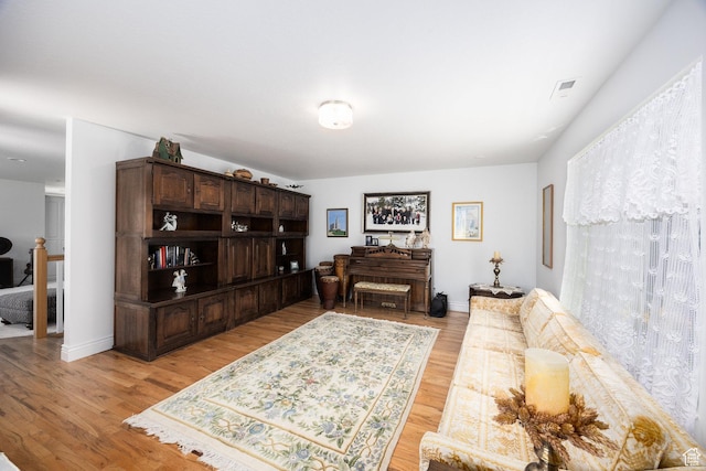 2565 E Woodland Way, Kamas, UT 84036 - living area with light wood finished floors and baseboards