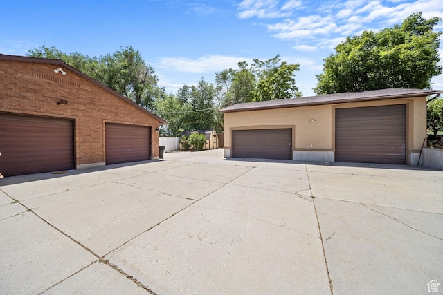 5350 S Jordan Canal Rd, Salt Lake City, UT 84129 - view of garage