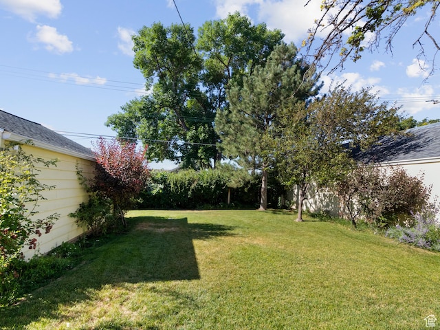 1740 E Harrison Ave, Salt Lake City, UT 84108 - view of green lawn with a garage