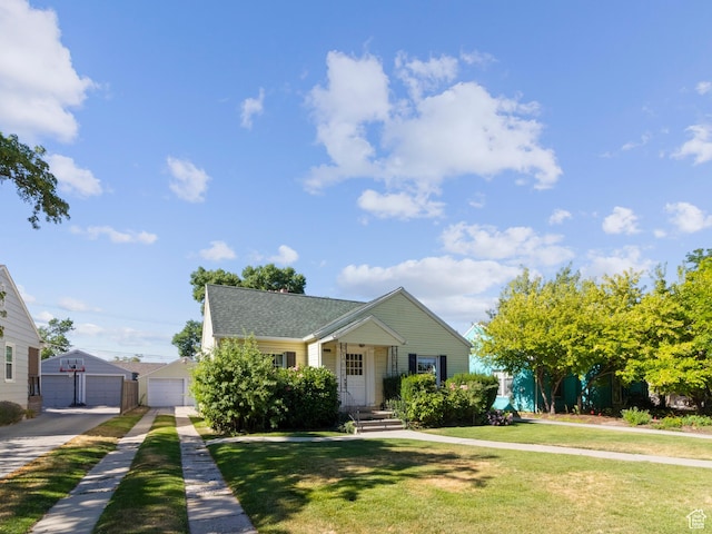 1740 E Harrison Ave, Salt Lake City, UT 84108 - bungalow-style house with a detached garage and a front yard