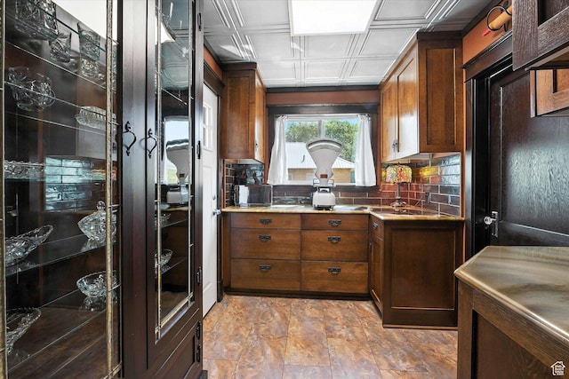 367 W 400 N, Malad City, ID 83252 - kitchen with decorative backsplash, an ornate ceiling, and light countertops