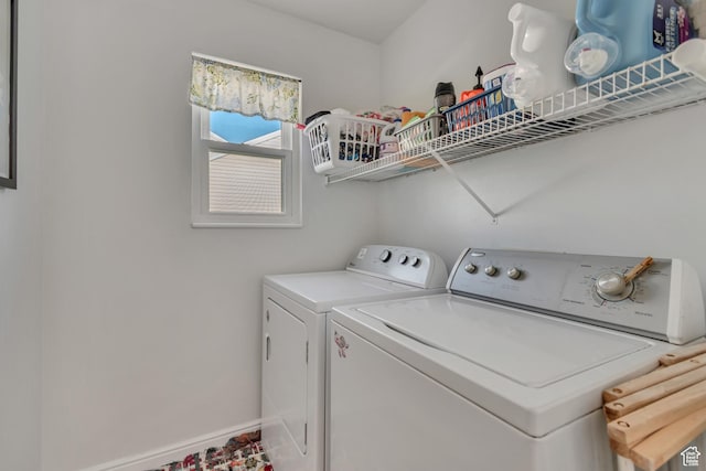 3149 E 1610 S, Spanish Fork, UT 84660 - laundry room with washer and clothes dryer and baseboards