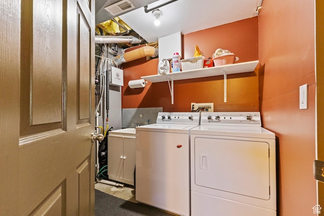 2256 W 1680 N, Clinton, UT 84015 - laundry area featuring washing machine and clothes dryer and carpet