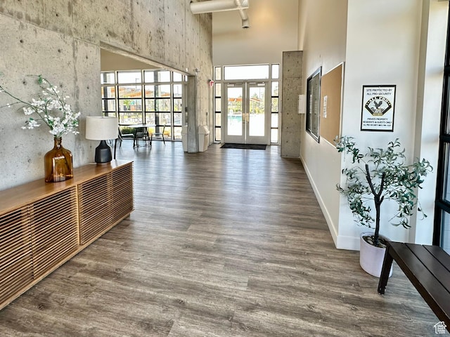 214 W Whitewater Dr, Vineyard, UT 84059 - common area featuring a towering ceiling